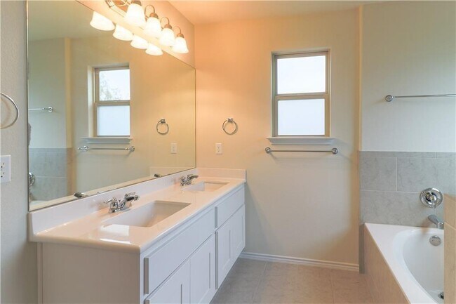 Building Photo - 121 Palestine Cove