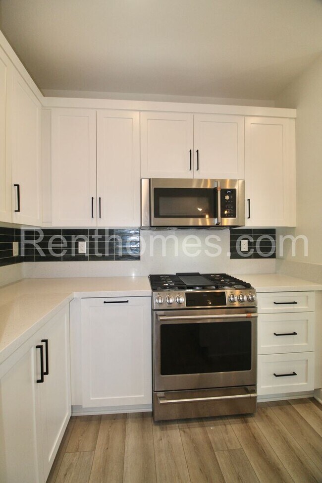 Building Photo - 1710 Discovery Falls Dr