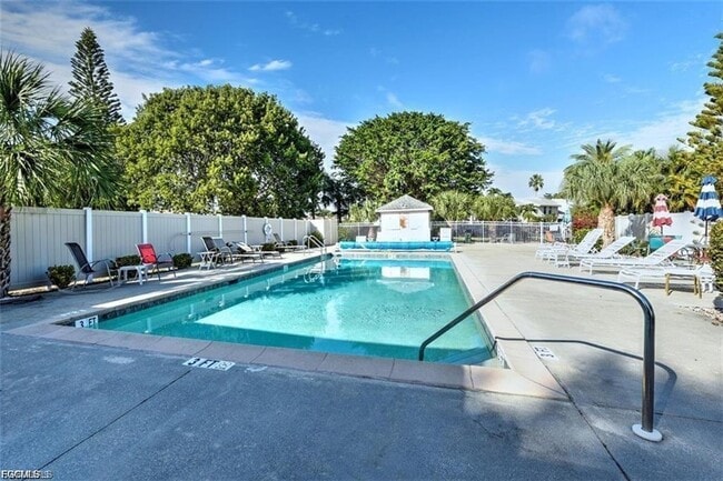 Building Photo - 11650 Pointe Cir