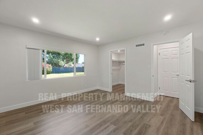 Building Photo - Beautifully Remodeled Single Family Home with Pool