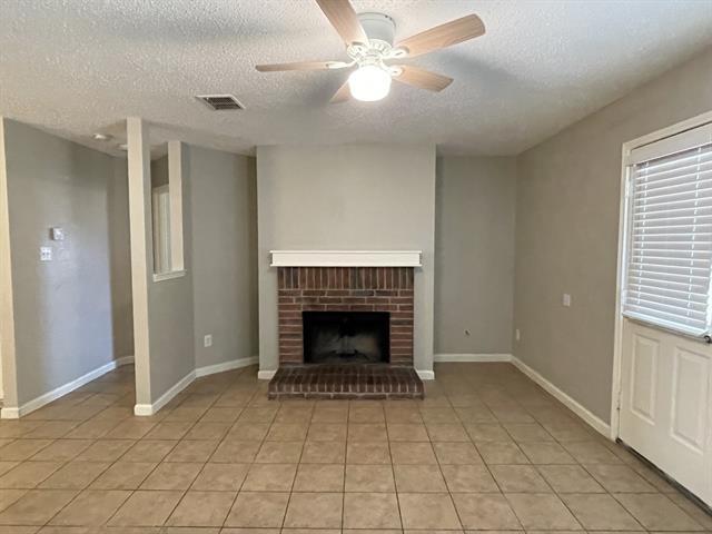 Building Photo - 5619 Swan Lake Dr