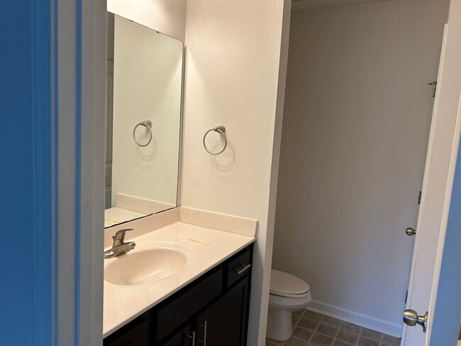 Building Photo - 208 Jordan Ln