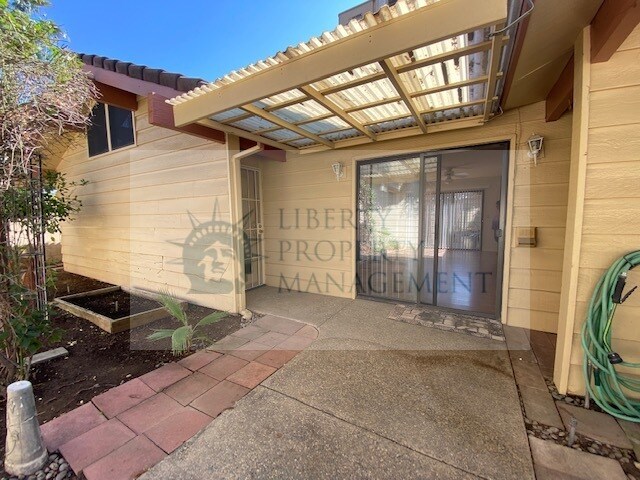 Building Photo - 6223 N West Ave