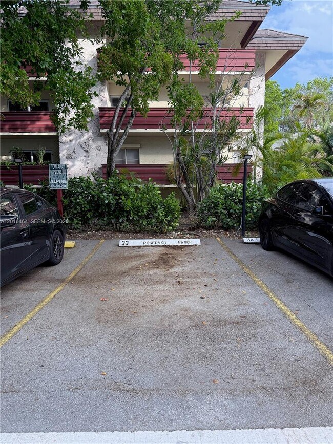 Building Photo - 1205 Mariposa Ave