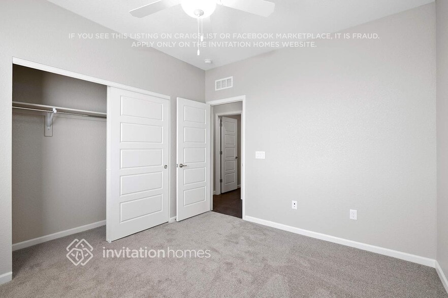 Building Photo - 1737 S Elk Way