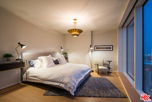 Building Photo - 889 Francisco St