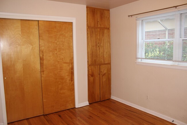 Building Photo - 638 S Meldrum St