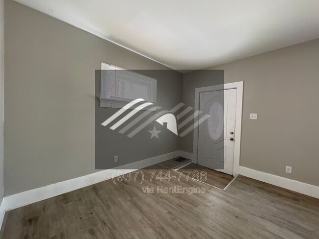 Building Photo - 1004 W Fairview Ave