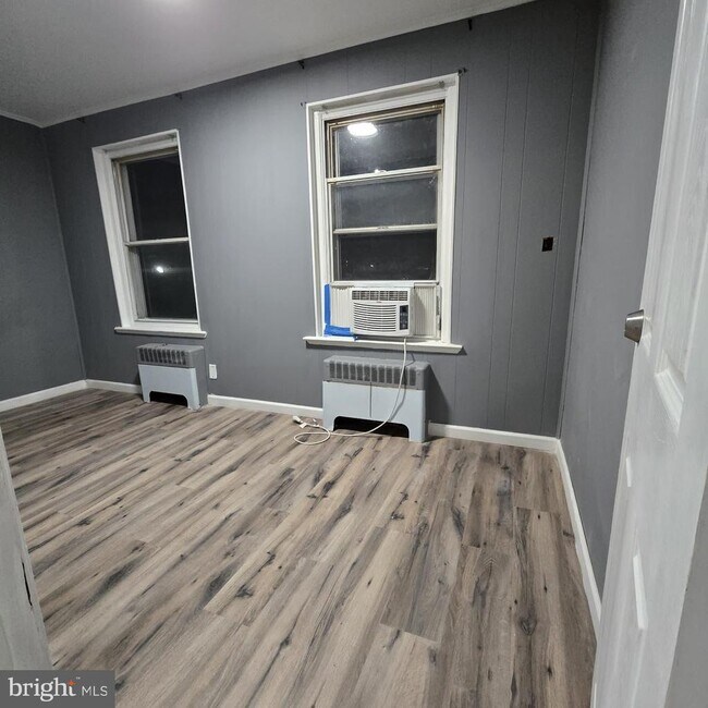 Building Photo - 614 N Cannon Ave