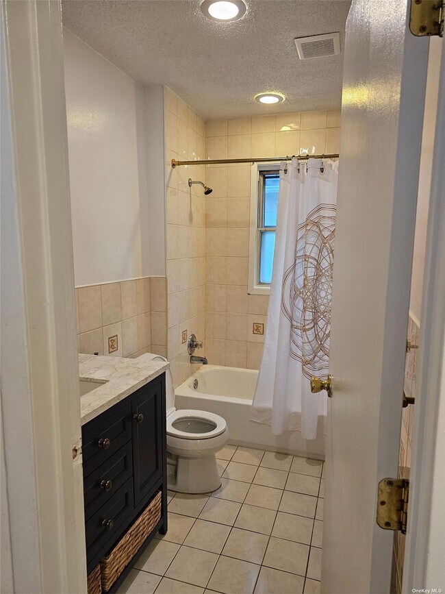 Building Photo - 29-39-39 Curtis St