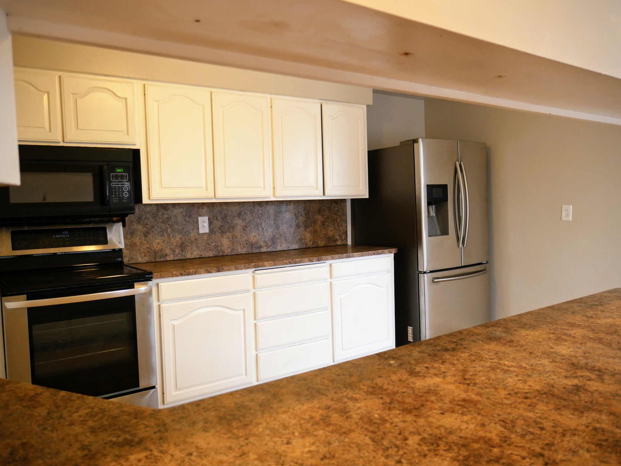 Kitchen - 3761 w 7800 S