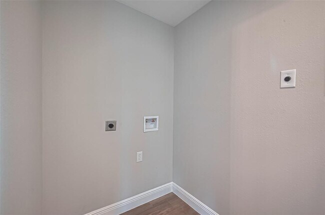 Building Photo - 11431 Landsdowne Dr