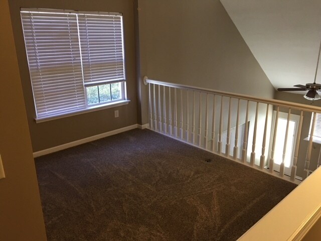 Building Photo - Lovely 3 Bedroom Townhome!