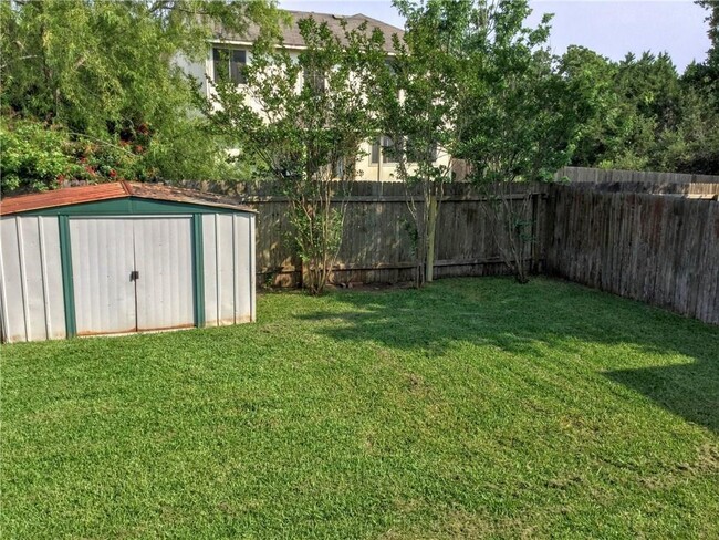 Building Photo - 809 Chiselpoint Cove