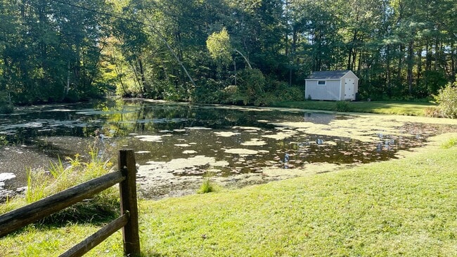Building Photo - 3 BR House on a Lake 1.5 Baths