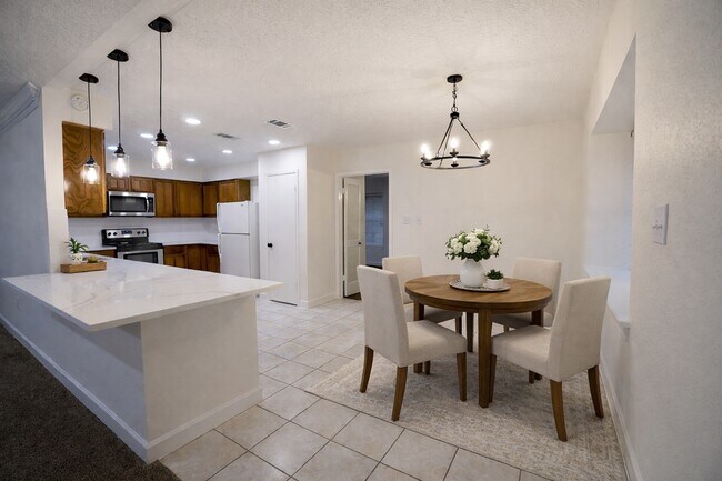Building Photo - 3403 Honey Creek Dr