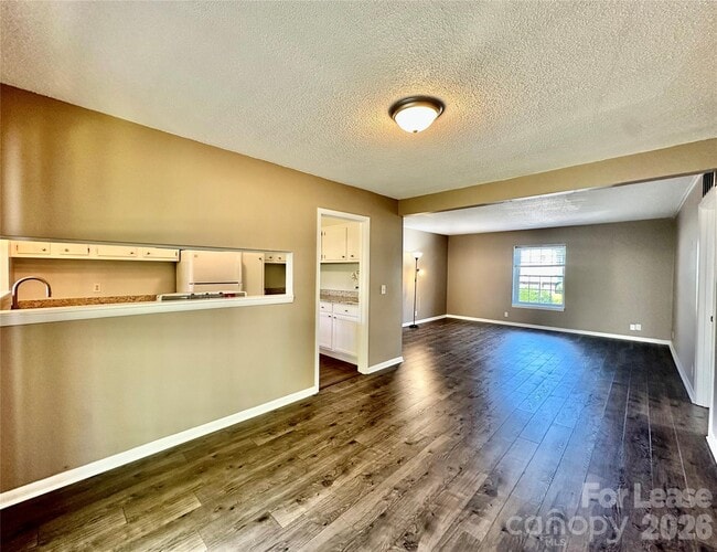 Building Photo - 2638 Park Rd