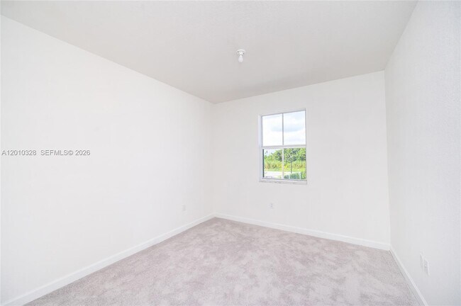 Building Photo - 2642 SE 10th St