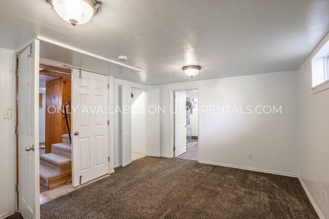 Building Photo - 347 S 500 W