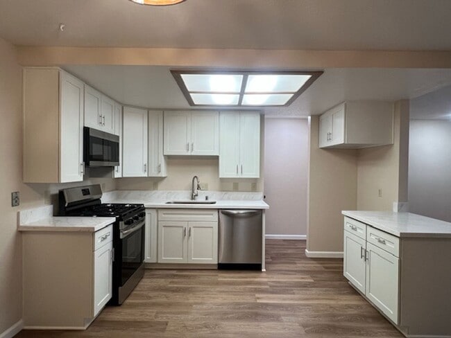Building Photo - BEAUTIFULLY REMODELED 3 BEDROOM IN LOOMIS!!