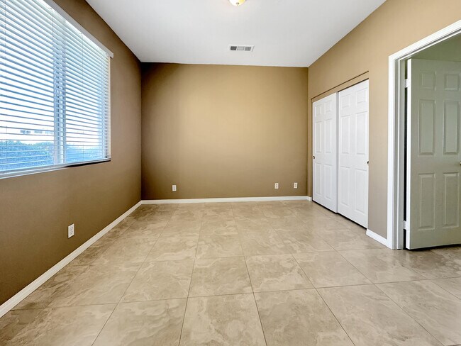 Building Photo - 11693 Mountain Hawk Ln