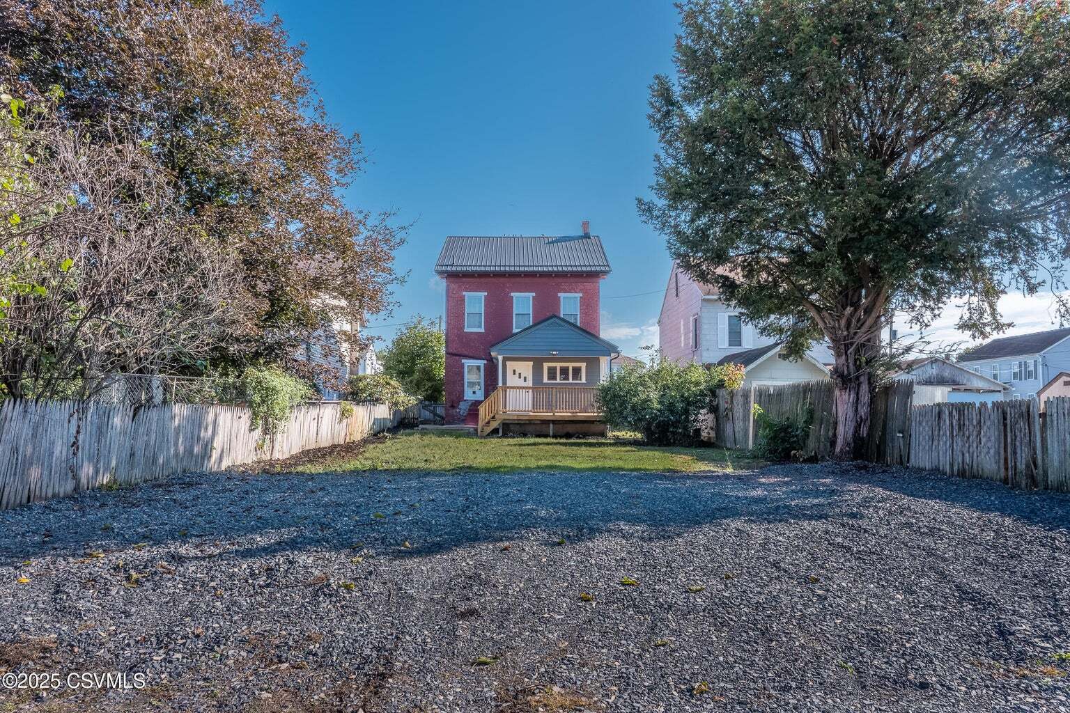 Building Photo - 934 Grand St