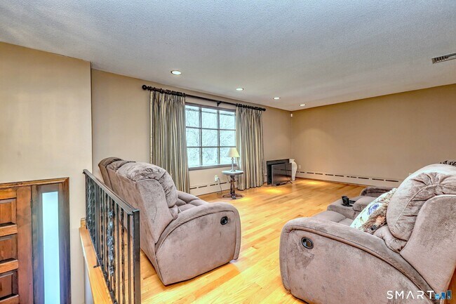 Building Photo - 4565 Madison Ave