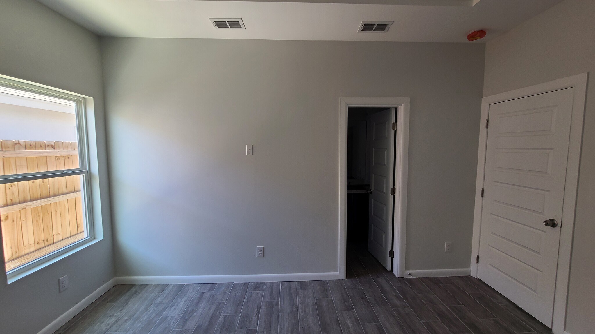 Building Photo - 803 W Smith Dr