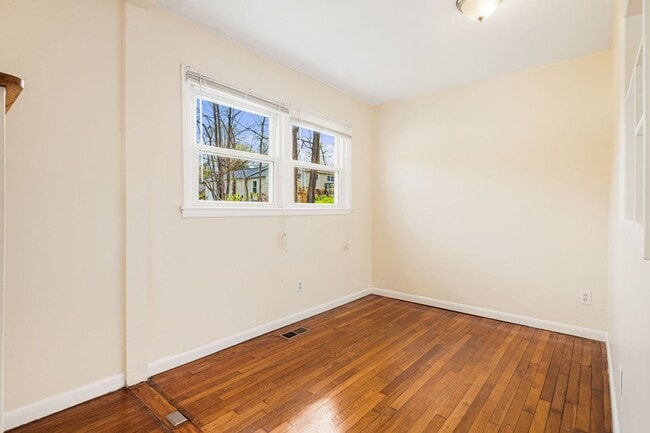 Building Photo - Sunny 2-Bedroom Home with Fenced-In Yard a...