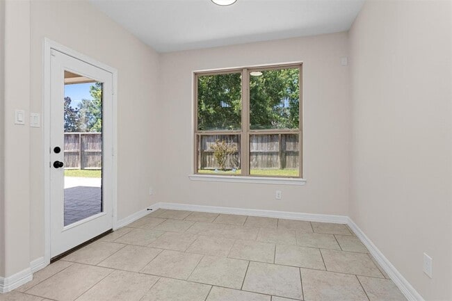 Building Photo - 24015 Richglen Court