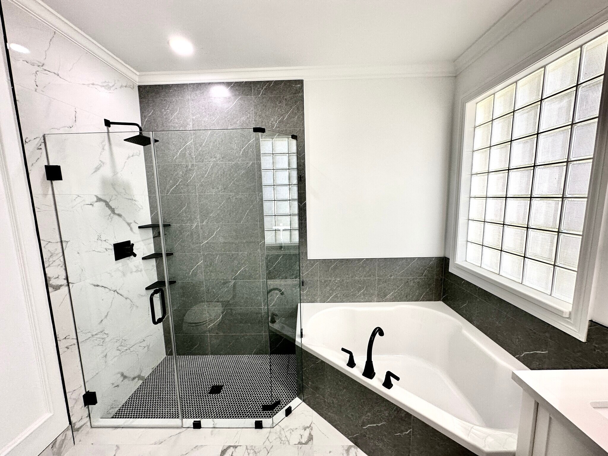 Master Bathroom - 10667 Oak Bend Way