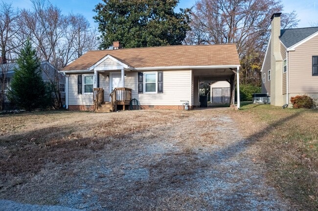 Building Photo - Charming 2 bedroom, 1 bath house