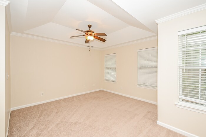 Building Photo - 227 Woodcreek Way