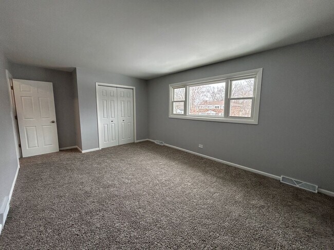 Building Photo - 1st Ct