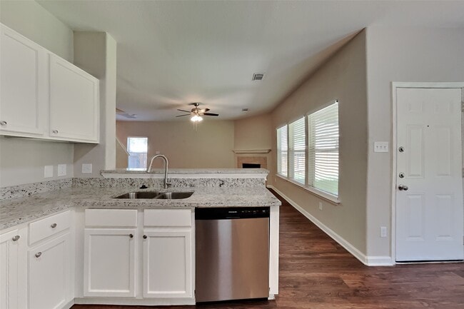 Building Photo - 738 Levi Bend