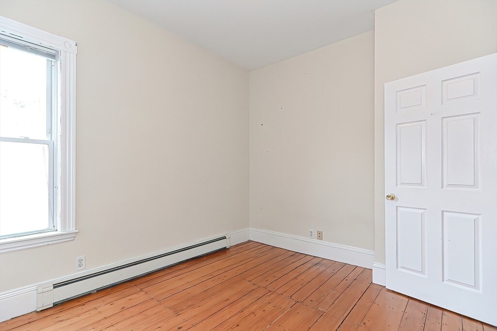 Building Photo - 106 Beacon St