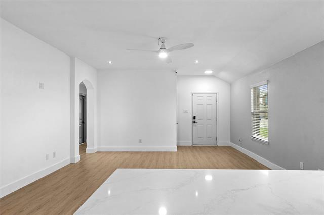 Building Photo - 257 Cyrus St