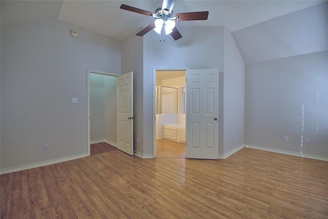 Building Photo - 101 Pecan Vista Ln