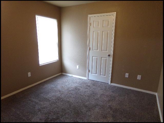 Building Photo - 2104 Fern Valley Dr