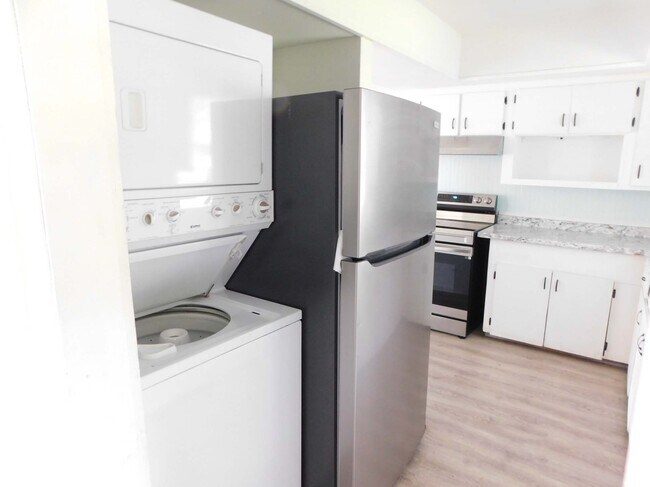 Building Photo - 203 S Pasco Ave