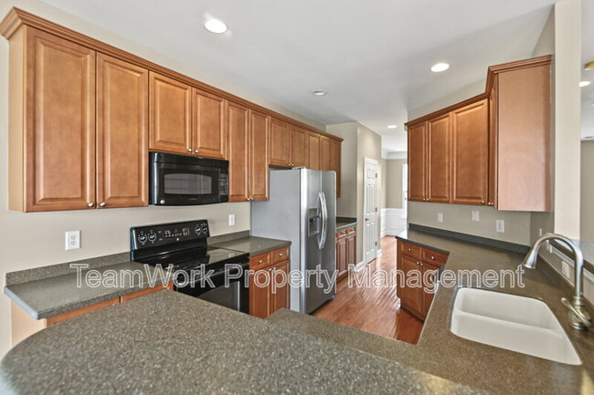 Building Photo - 9034 Parlor Dr