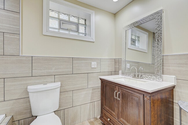 Building Photo - 5040 W Berenice Ave