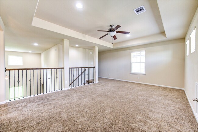 Building Photo - 15727 Whisper Woods Dr