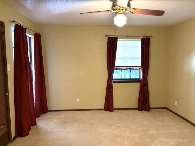 Building Photo - 531 Fairway Ct