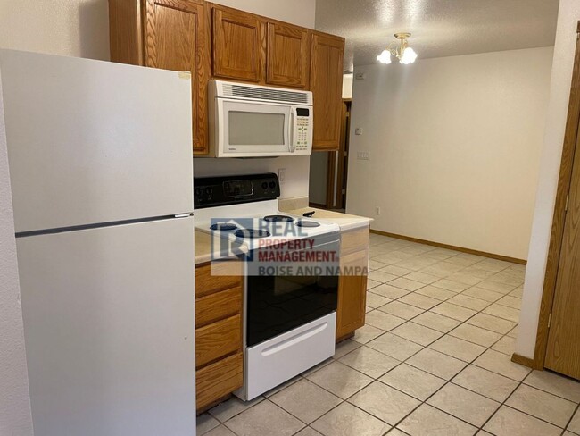 Building Photo - Nice 2 Bedroom Near NNU and Downtown Nampa!