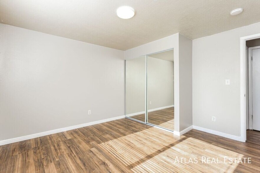 Building Photo - 3748 W Lewisport Dr