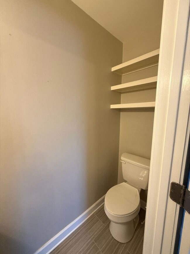 Building Photo - T.R. Lawing Realty Property