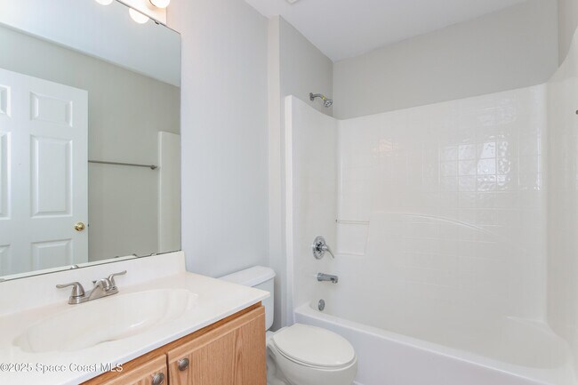 Building Photo - 285 Hearth St SW