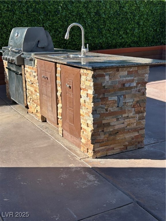 Building Photo - 3304 Cll De El Cortez