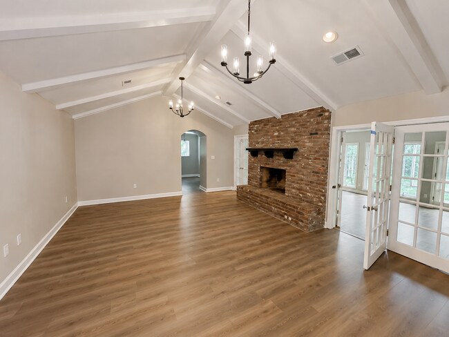 Building Photo - 440 Linda Dr